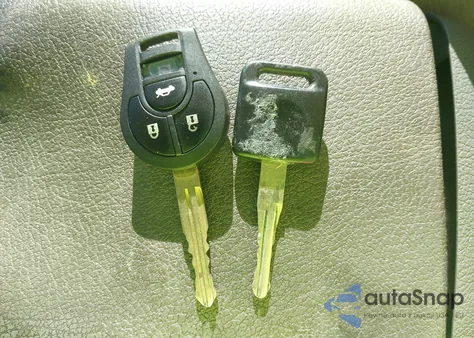 2010 Nissan Versa 1.8S z USA, uszkodzony, nr VIN 3N1BC1CP5AL365957